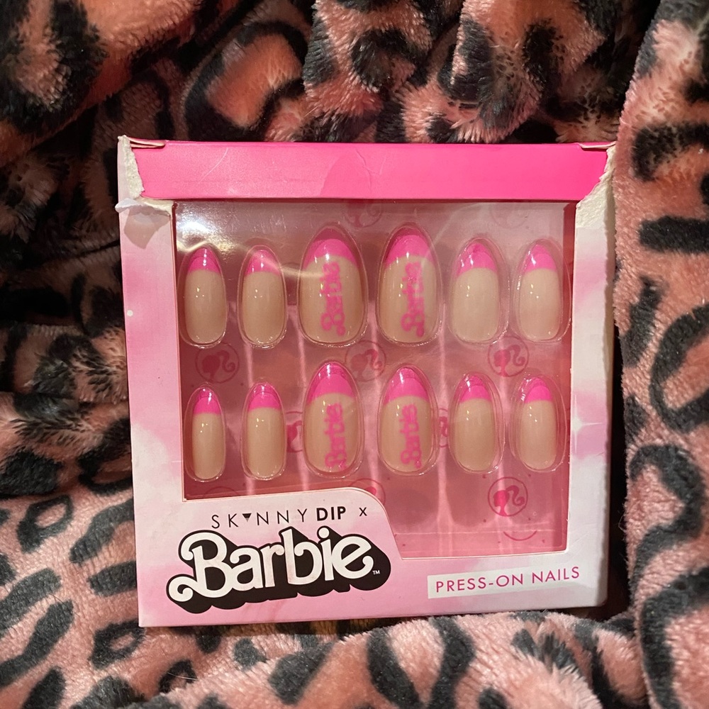 Barbie Press on Nails